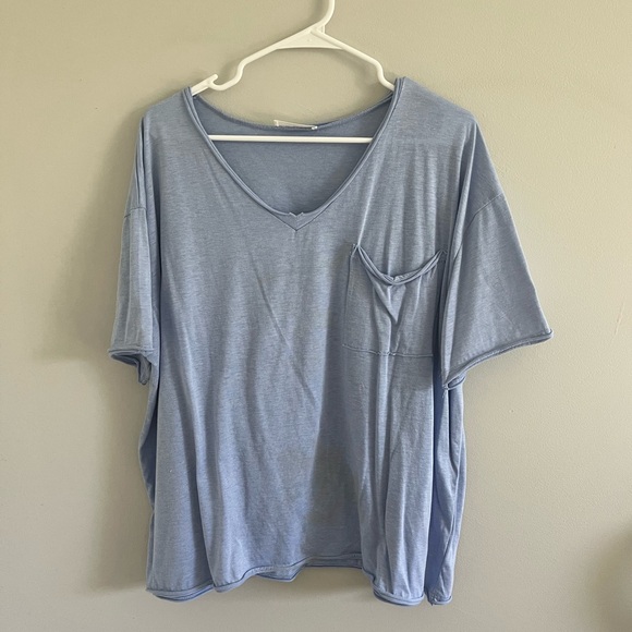 Zenana Outfitters Sky Blue V-Neck Tee - Picture 1 of 2